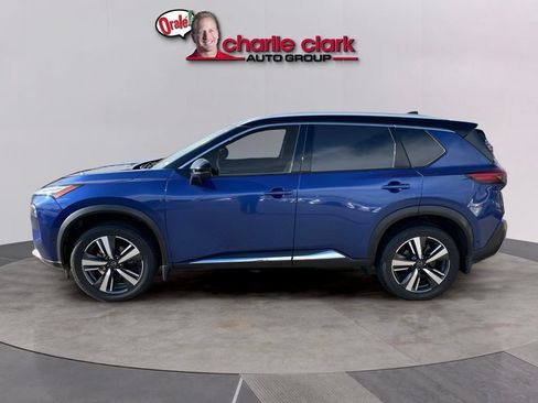 Used 2023 Nissan Rogue Platinum FWD image 3