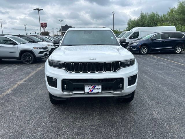 Used 2025 Jeep Grand Cherokee Overland w/ MOPAR Finishing Package AWD/4WD image 3