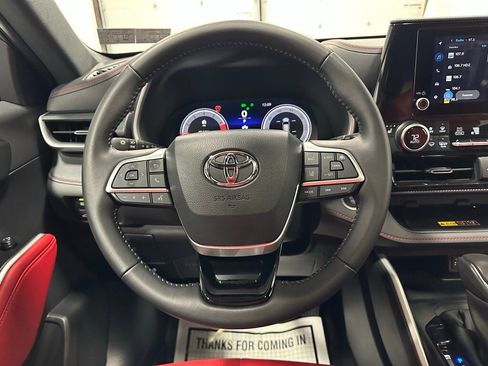 Used 2025 Toyota Highlander XSE image 19