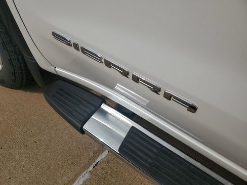 Used 2021 GMC Sierra 1500 SLT w/ SLT Premium Package image 38