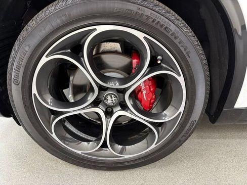 Used 2024 Alfa Romeo Stelvio Veloce AWD/4WD image 31