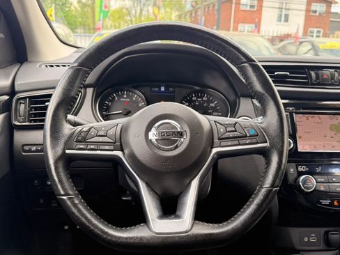 Used 2022 Nissan Rogue Sport SL image 17