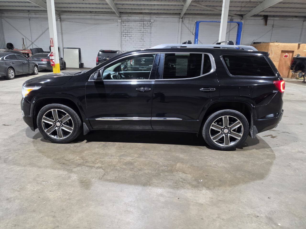 Used 2017 GMC Acadia Denali w/ LPO, Protection Package AWD/4WD image 5