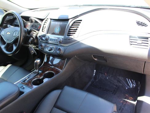 Used 2014 Chevrolet Impala LT w/ Convenience Package FWD image 38