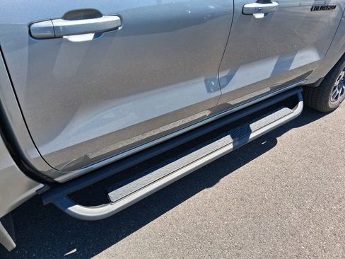 Used 2023 Chevrolet Colorado LT w/ LT Convenience Package III image 8