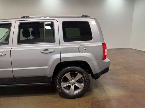 Used 2017 Jeep Patriot High Altitude AWD/4WD image 36