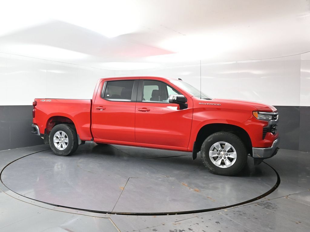 Used 2025 Chevrolet Silverado 1500 LT w/ Work Truck Package AWD/4WD image 5