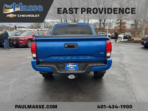 Used 2018 Toyota Tacoma TRD Off-Road image 5