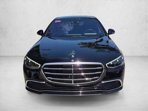 Used 2024 Mercedes-Benz S 580e 4MATIC Sedan image 2
