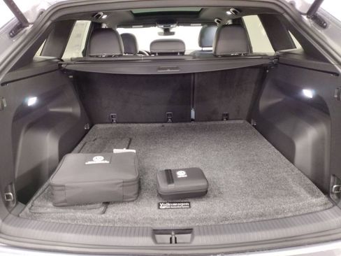 Used 2025 Volkswagen Atlas Cross Sport SE AWD/4WD image 18