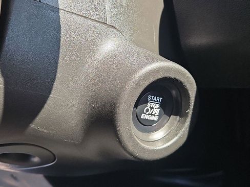 Used 2025 RAM ProMaster 2500 w/ Convenience Group FWD image 16