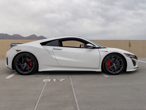 Used 2017 Acura NSX image 5