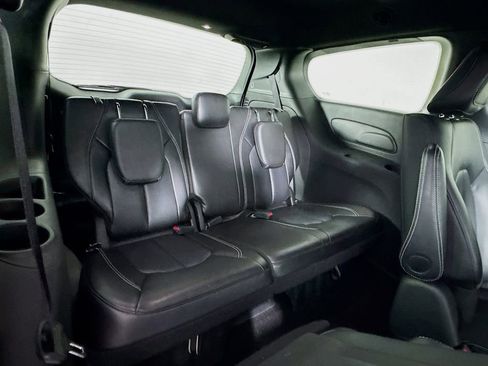 Used 2024 Chrysler Pacifica Limited FWD image 27