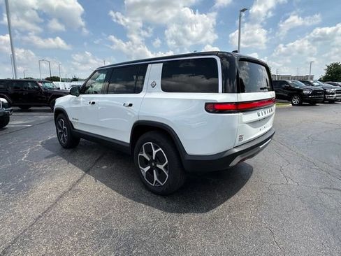 Used 2024 Rivian R1S Adventure AWD/4WD image 9