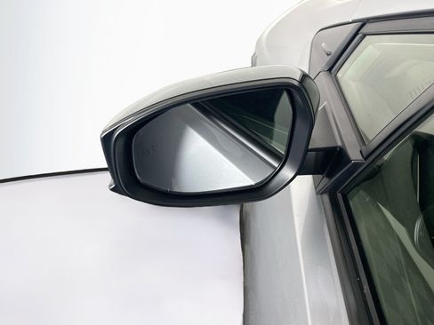 Used 2025 Toyota Prius LE FWD image 12