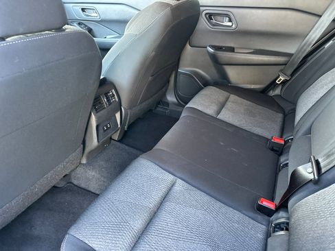 Used 2024 Nissan Rogue SV image 11