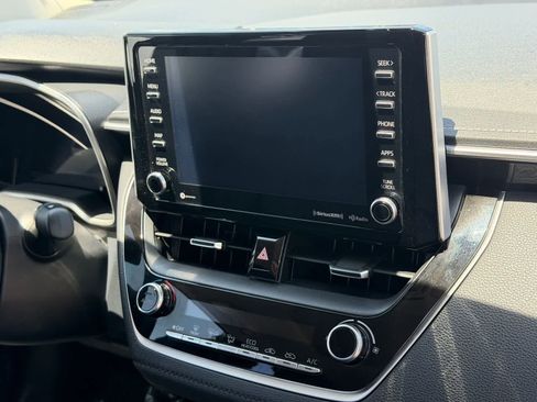 Used 2020 Toyota Corolla XLE w/ Carpet Mat Package (TMS) FWD image 9