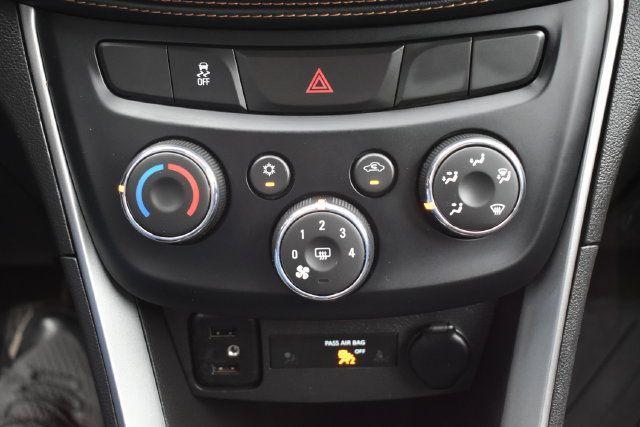 Used 2019 Chevrolet Trax LT AWD/4WD image 28