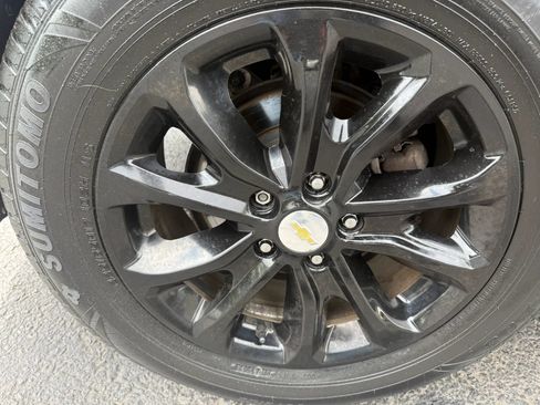 Used 2018 Chevrolet Equinox LS AWD/4WD image 10