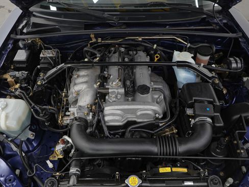 Used 2003 MAZDA MX-5 Miata Shinsen RWD image 25