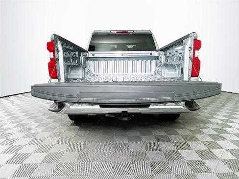Certified 2025 Chevrolet Silverado 1500 LT image 30