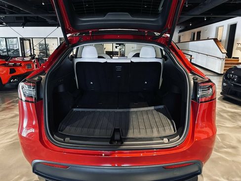 Used 2023 Tesla Model Y AWD image 18