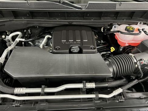 Used 2023 Chevrolet Silverado 1500 Custom AWD/4WD image 23