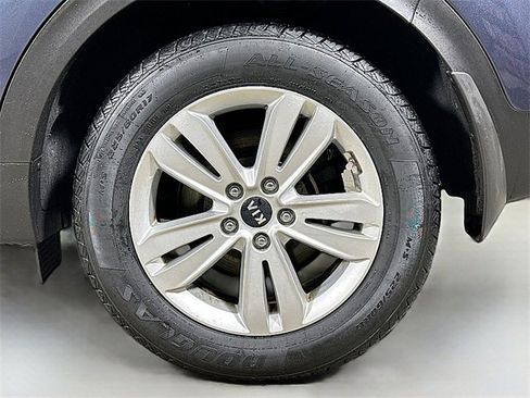 Used 2017 Kia Sportage LX image 28