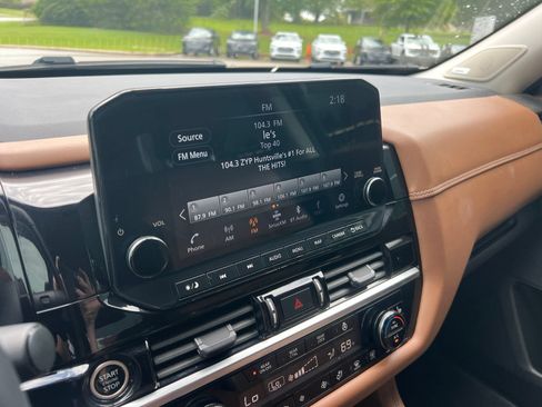 Used 2023 Nissan Pathfinder Platinum FWD image 20