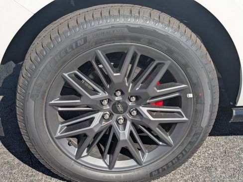 New 2025 Ford Expedition Max Platinum w/ Stealth Performance Package image 29