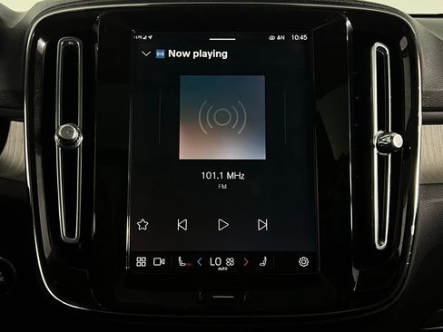 Used 2023 Volvo XC40 B5 Plus w/ Driver Assist Package image 18