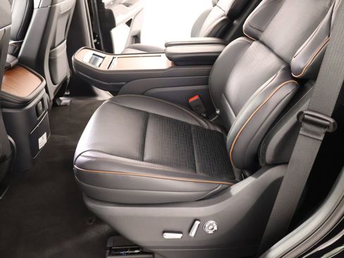 New 2026 Lincoln Navigator Black Label AWD/4WD image 13