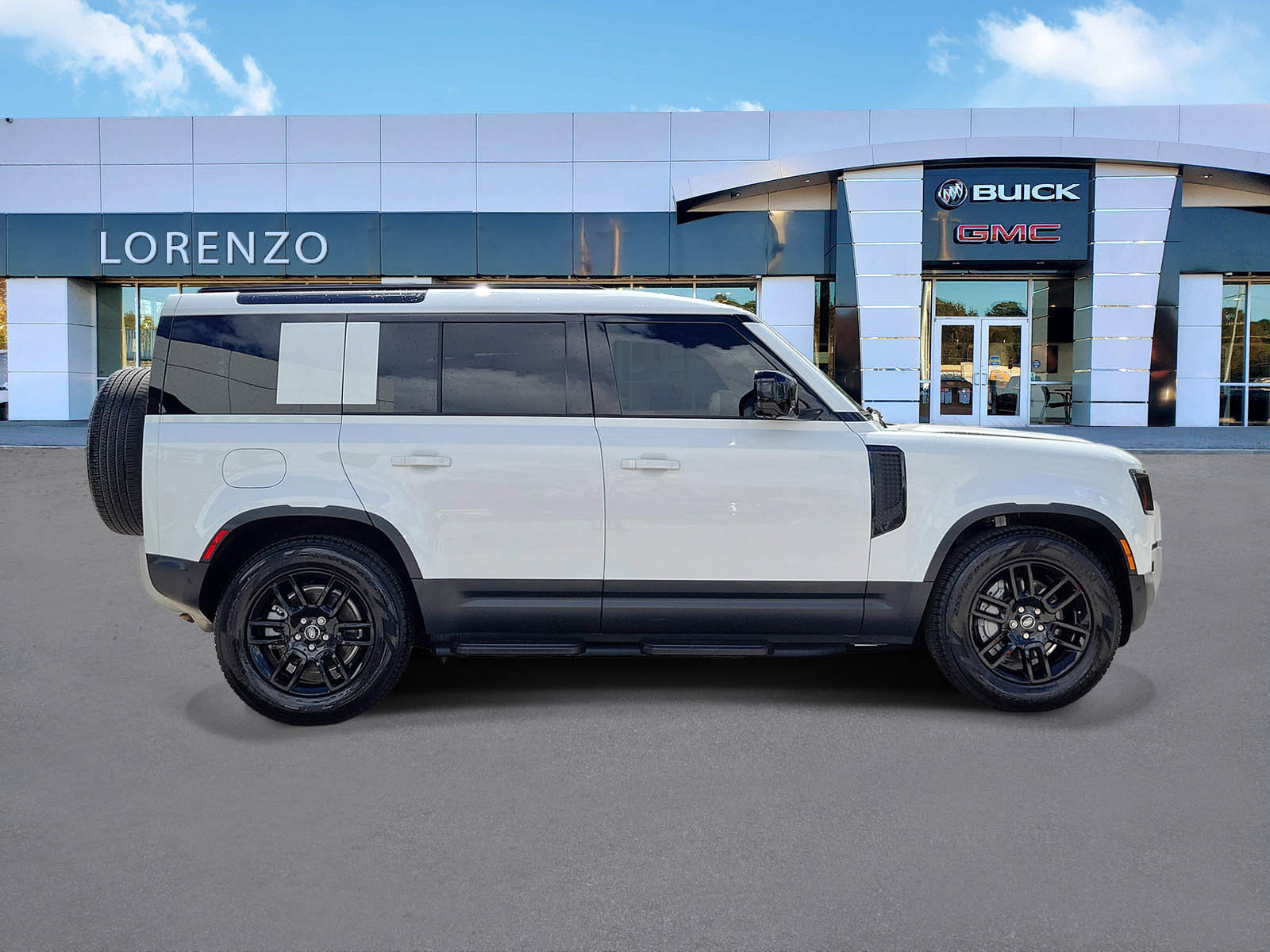 Used 2025 Land Rover Defender 110 S AWD/4WD image 4