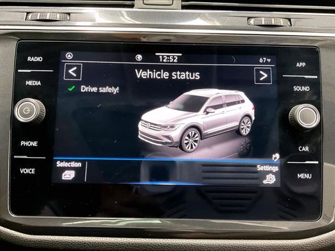 Used 2023 Volkswagen Tiguan SE w/ Panoramic Sunroof Package image 33