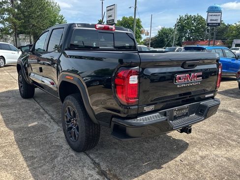 New 2025 GMC Canyon Elevation w/ Convenience Package image 4