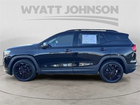 Used 2021 GMC Terrain SLE w/ Driver Convenience Package image 2