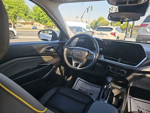 Used 2025 Chevrolet Trax ACTIV w/ Sunroof Package FWD image 19