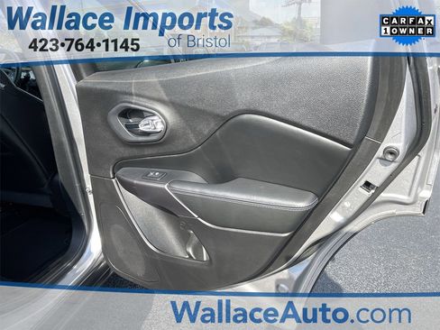Used 2020 Jeep Cherokee Latitude Plus image 22