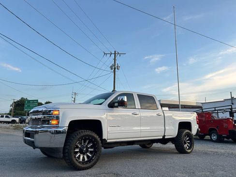 Used 2019 Chevrolet Silverado 2500 LT AWD/4WD image 1