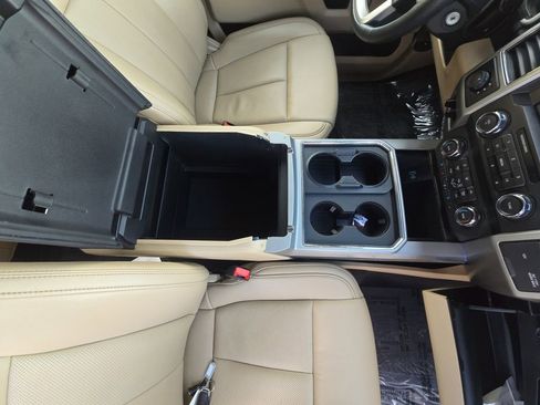 Used 2021 Ford F250 Lariat w/ Chrome Package image 19