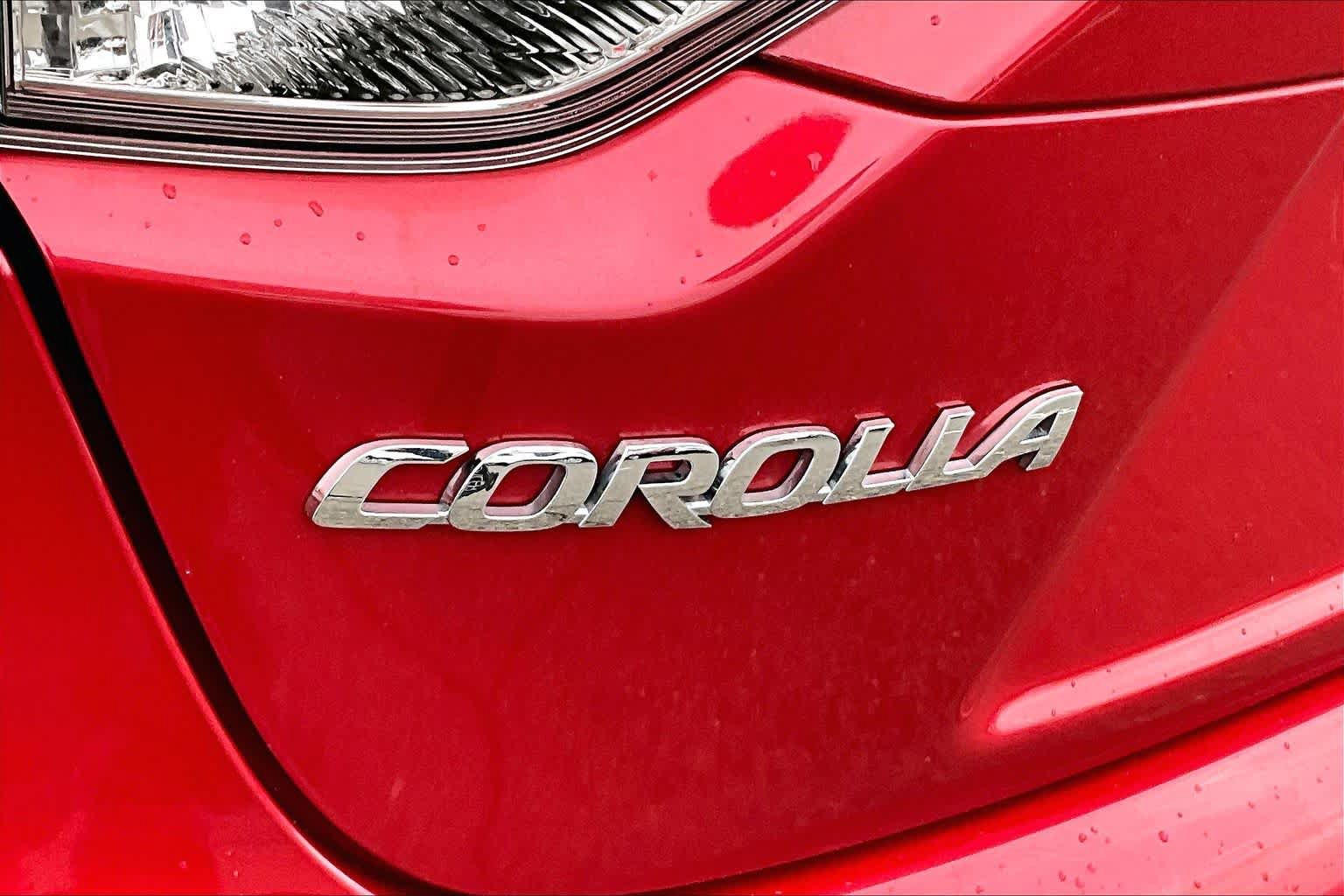 Used 2020 Toyota Corolla LE FWD image 30