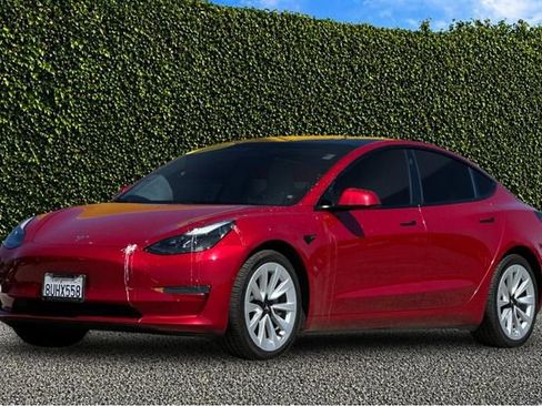 Used 2021 Tesla Model 3 Standard Range Plus RWD image 9