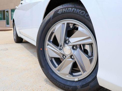 New 2026 Hyundai Elantra SE FWD image 29