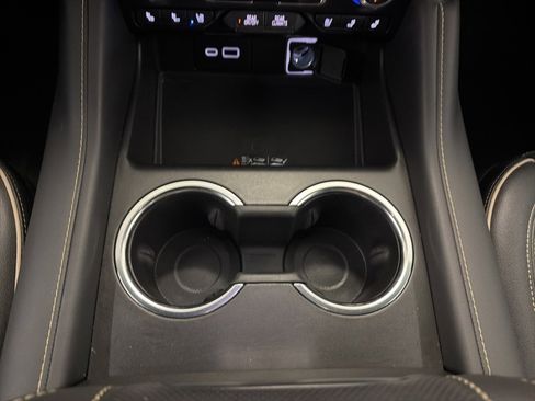 Used 2022 GMC Yukon XL SLT w/ SLT Premium Package image 29