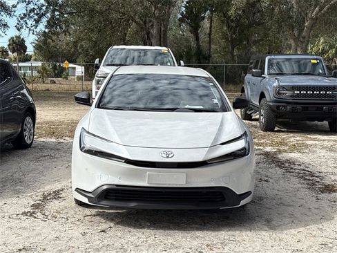 Used 2024 Toyota Prius Limited image 3