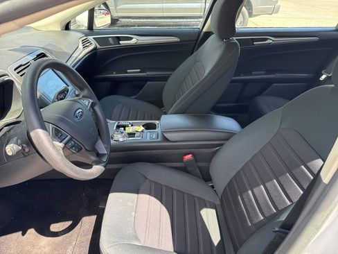 Used 2019 Ford Fusion SE FWD image 11