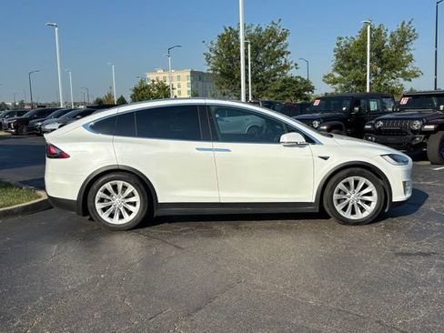 Used 2018 Tesla Model X 100D AWD/4WD image 14