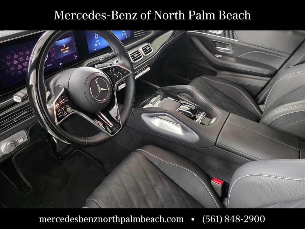 Certified 2025 Mercedes-Benz Maybach GLS 600 4MATIC image 10