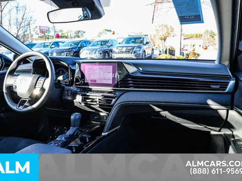 Used 2025 Toyota Camry LE image 27
