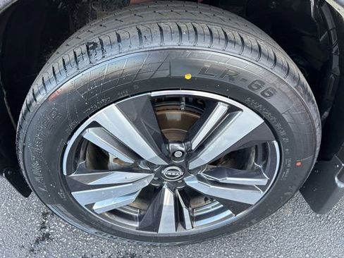Used 2023 Nissan Rogue Platinum w/ Platinum Premium Package FWD image 11